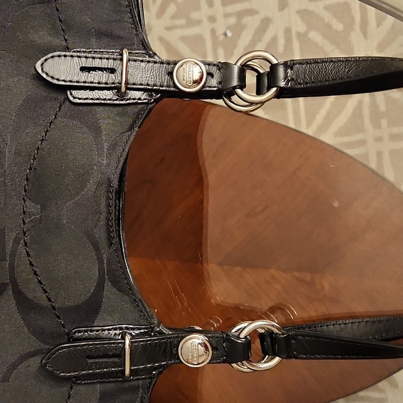 Coach Signature Monogram - Picture 3 of 10